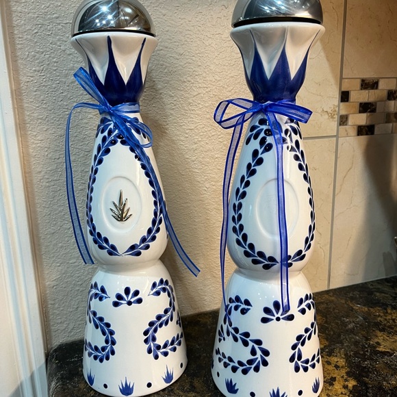 Clase Azul Reposado Tequila SET OF 2 ceramic EMPTY bottles. 1.75 L.,   EUC - Picture 1 of 11